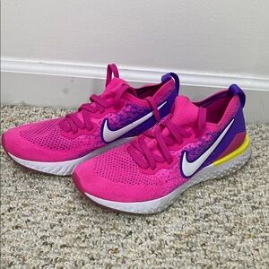 Nike Epic React flyknit 2 in laser fuschia white